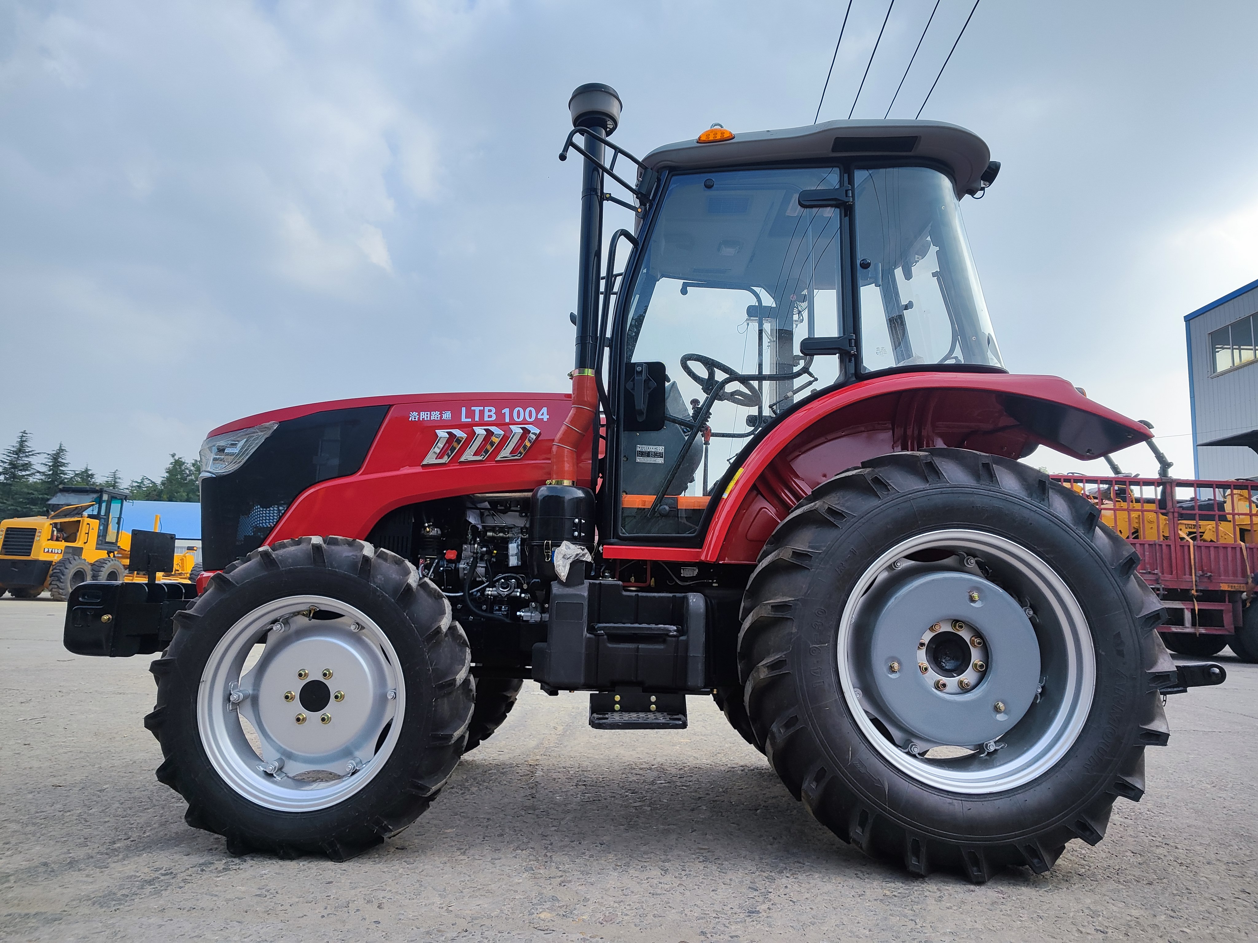 LTB1004 Tractor