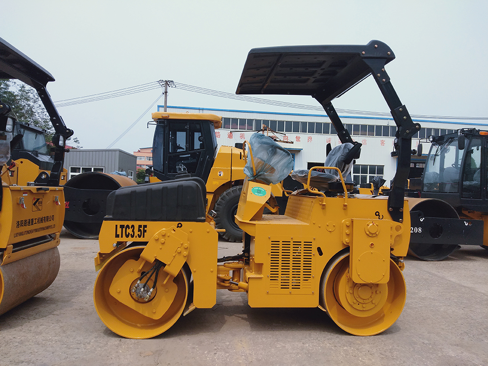 Lutong LTC3.5F Road Roller Adapts to Multiple Scenarios and Assists in Promoting Various Pavement Projects