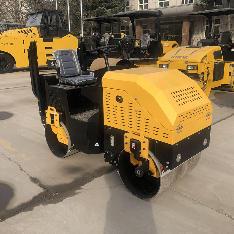 LuTang LTC301 Tandem Roller – A Reliable Choice for Road Compaction