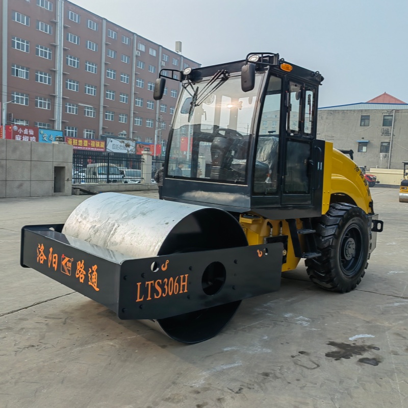 LTS306H Single Drum Vibratory Roller: A Practical Compaction Equipment in Engine