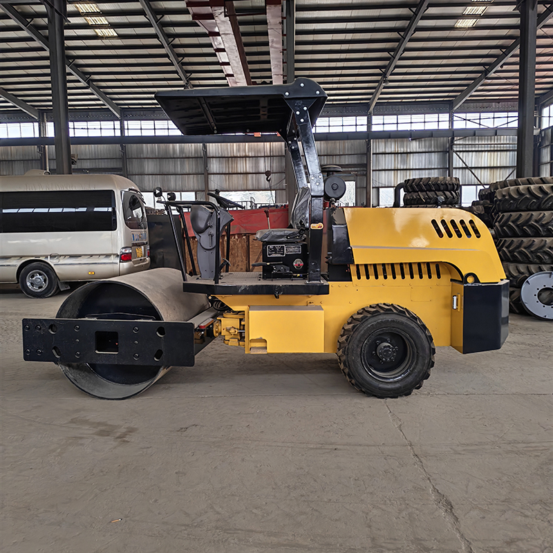 LT304 Tire-Driven Single Drum Vibratory Roller: Technology and Performance Analy
